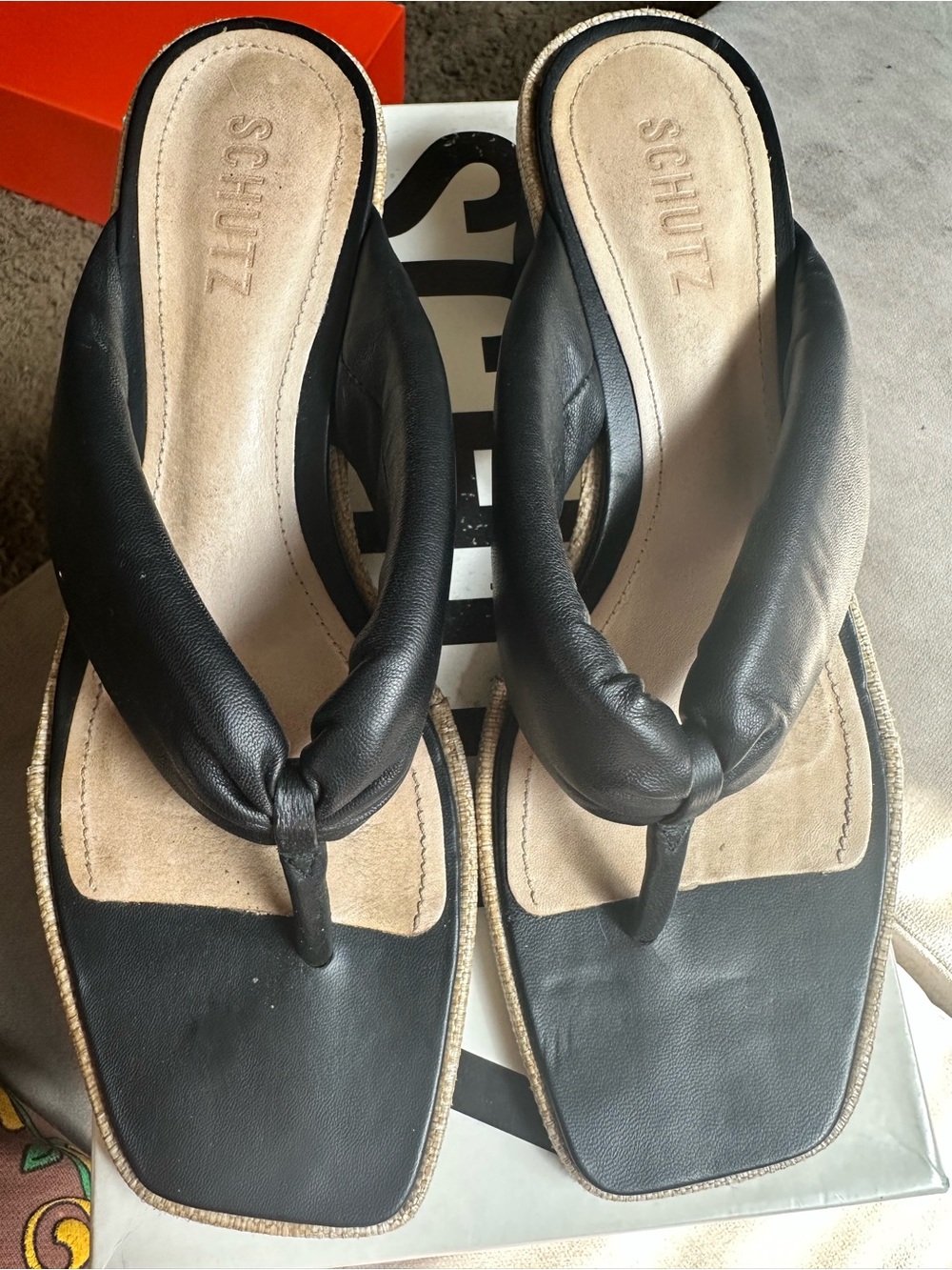SCHUTZ Black Padded Leather Thong Sandals